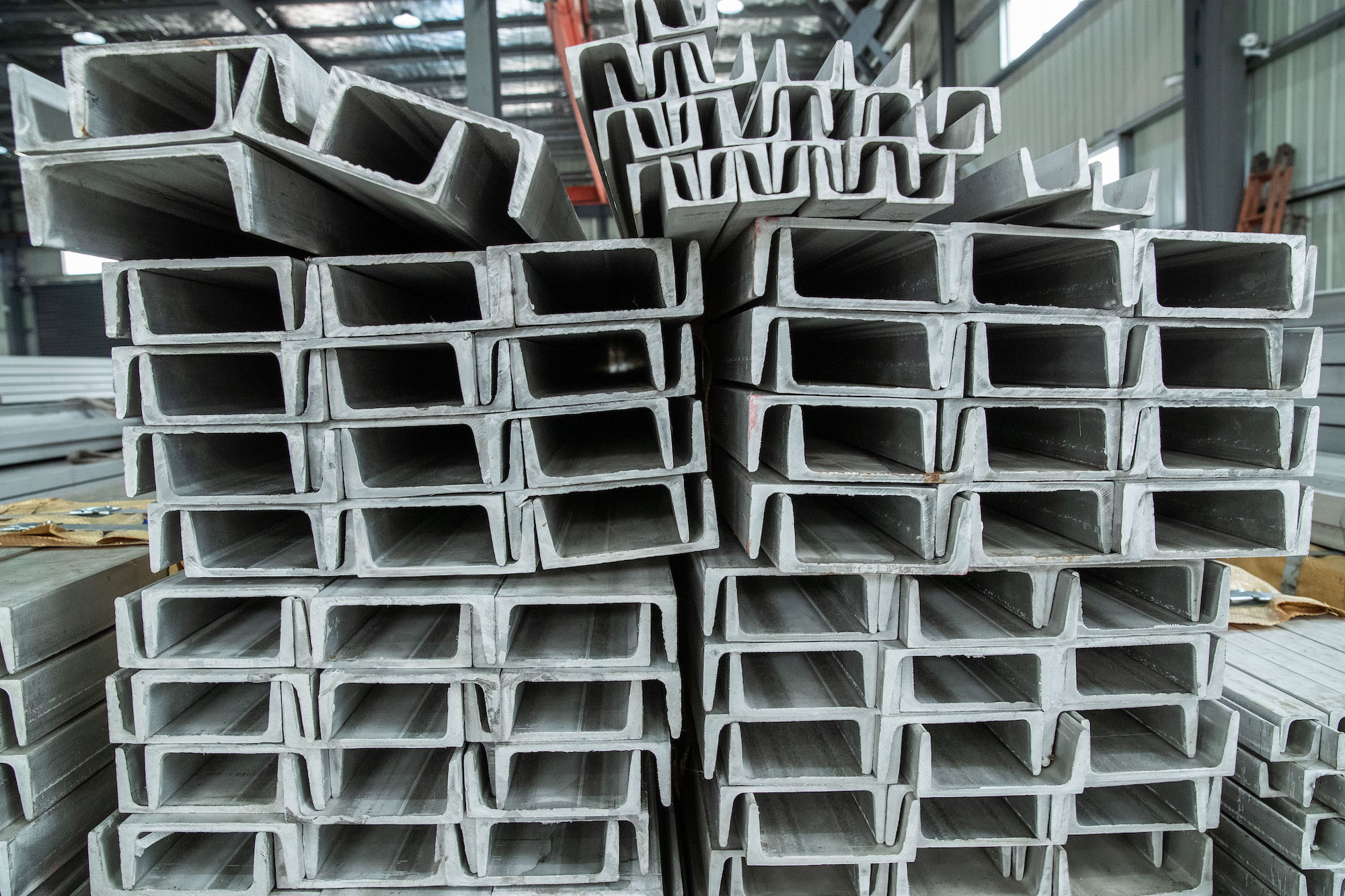 Roofing Tiles AISI SS U Channel PVDF Coated 304 Bending For Building Structure