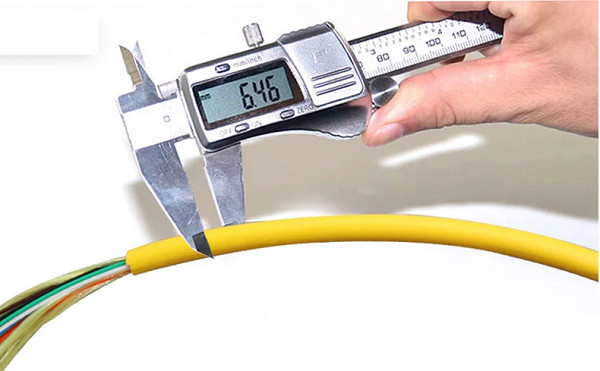 Indoor 8 Core Fiber Optic Cable , Single Mode Fiber Optic Light Cable PVC LSZH