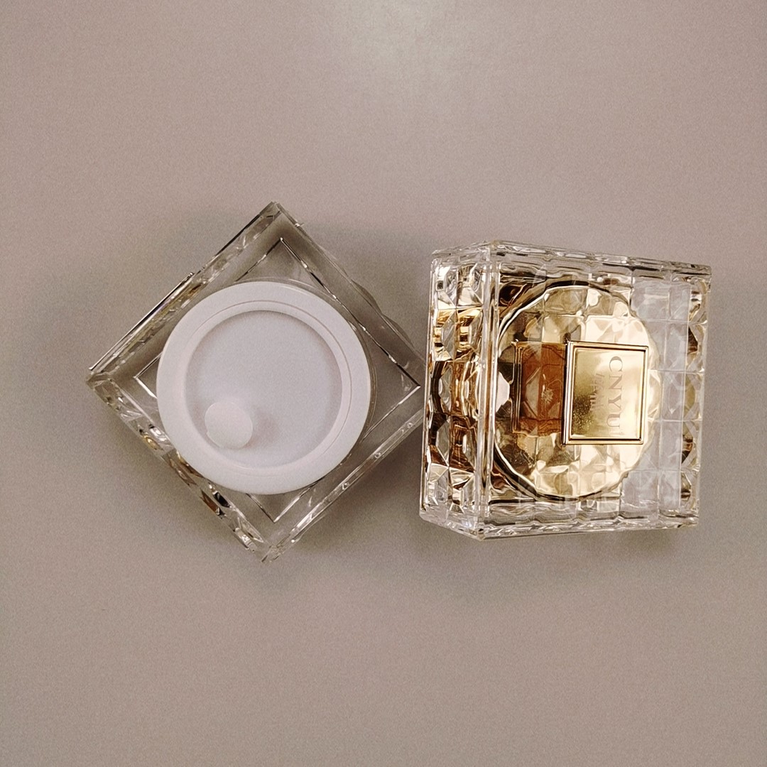 30g 50g Acrylic Gold Cream Jar for Skincare Cream Plastic Jar Eco-friendly and Design