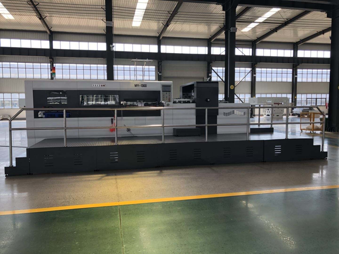1320mm Length Die Cutting Machine With 4600 Sheets/H Max Speed