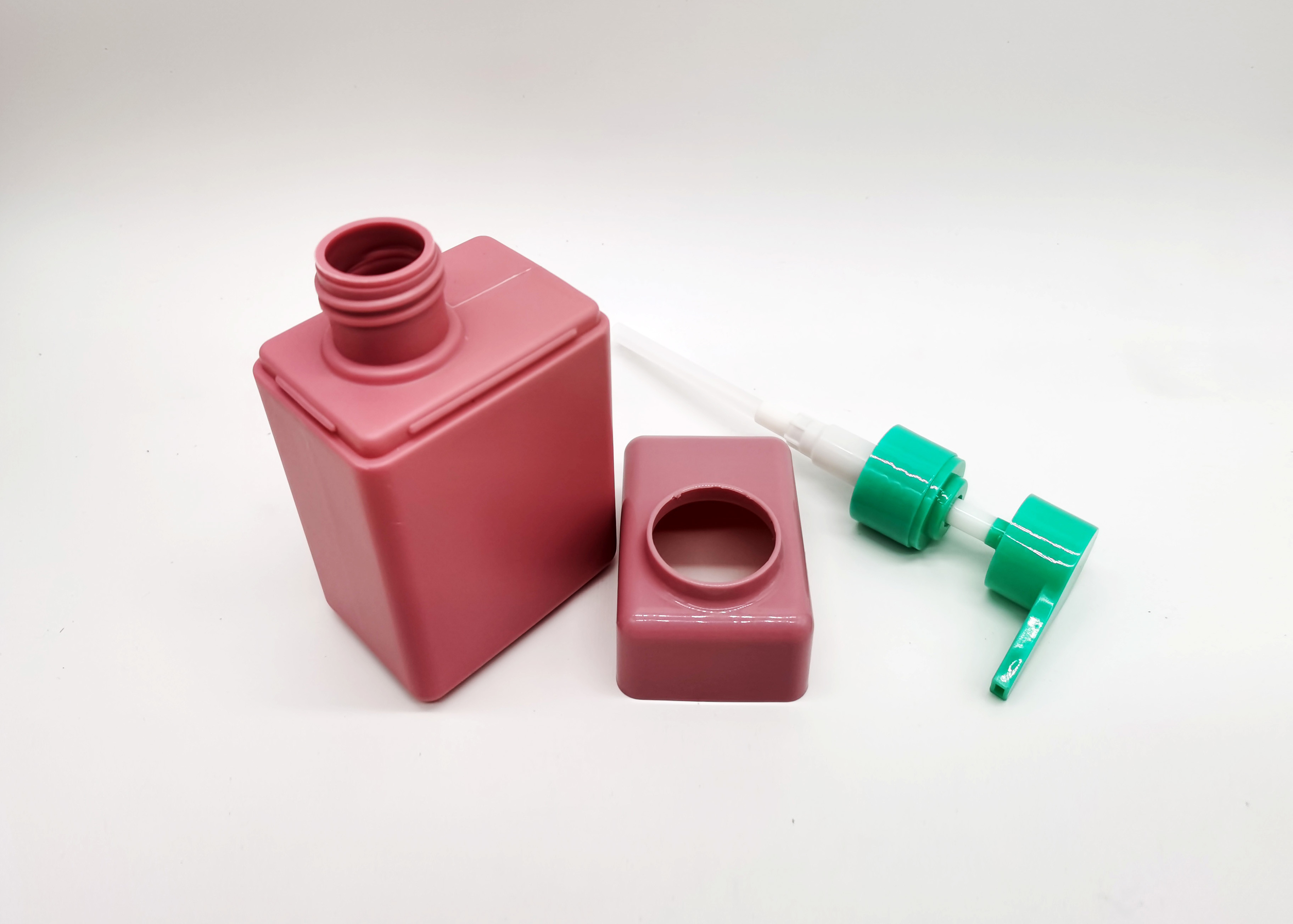 Pink 100ml 250ml HDPE Plastic Bottles With Lotion Pump