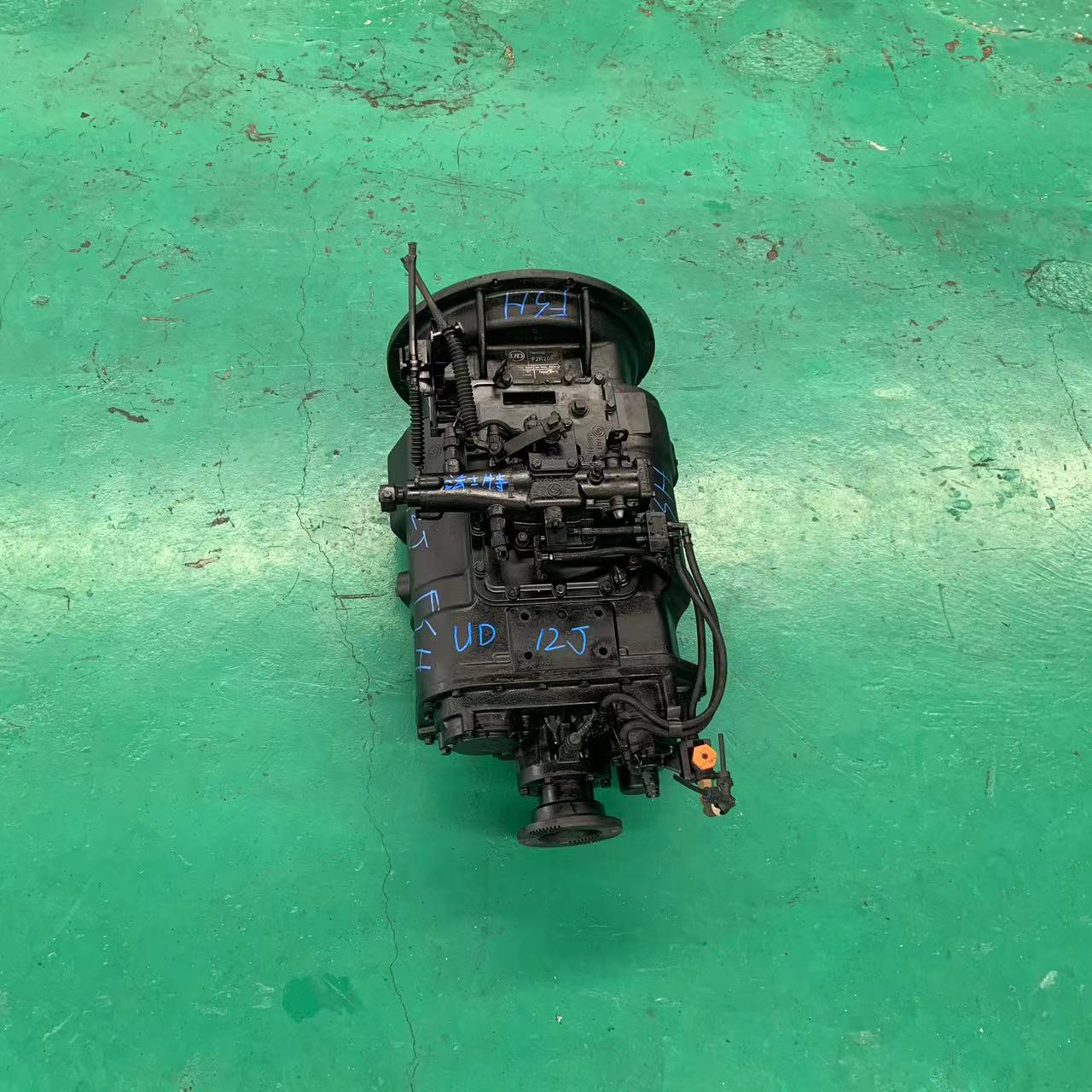 Aluminum 12-Speed Transmission for UD M11 D11 Used in Arrant Equipment