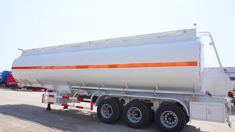 TITAN Hot Sale Tri Axles 40000/42000/45000 Liters Fuel Tanker Trailers Diesel Tanker Semi Truck Trailer for Sale