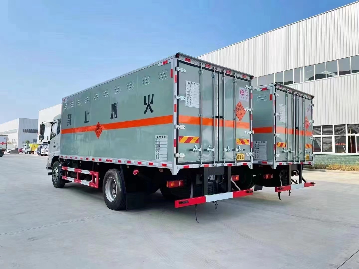 HOWO 4 * 2 Explosive Equipment Transport Vehicle Explosive Transport Vehicle Dangerous Goods Transport Vehicle