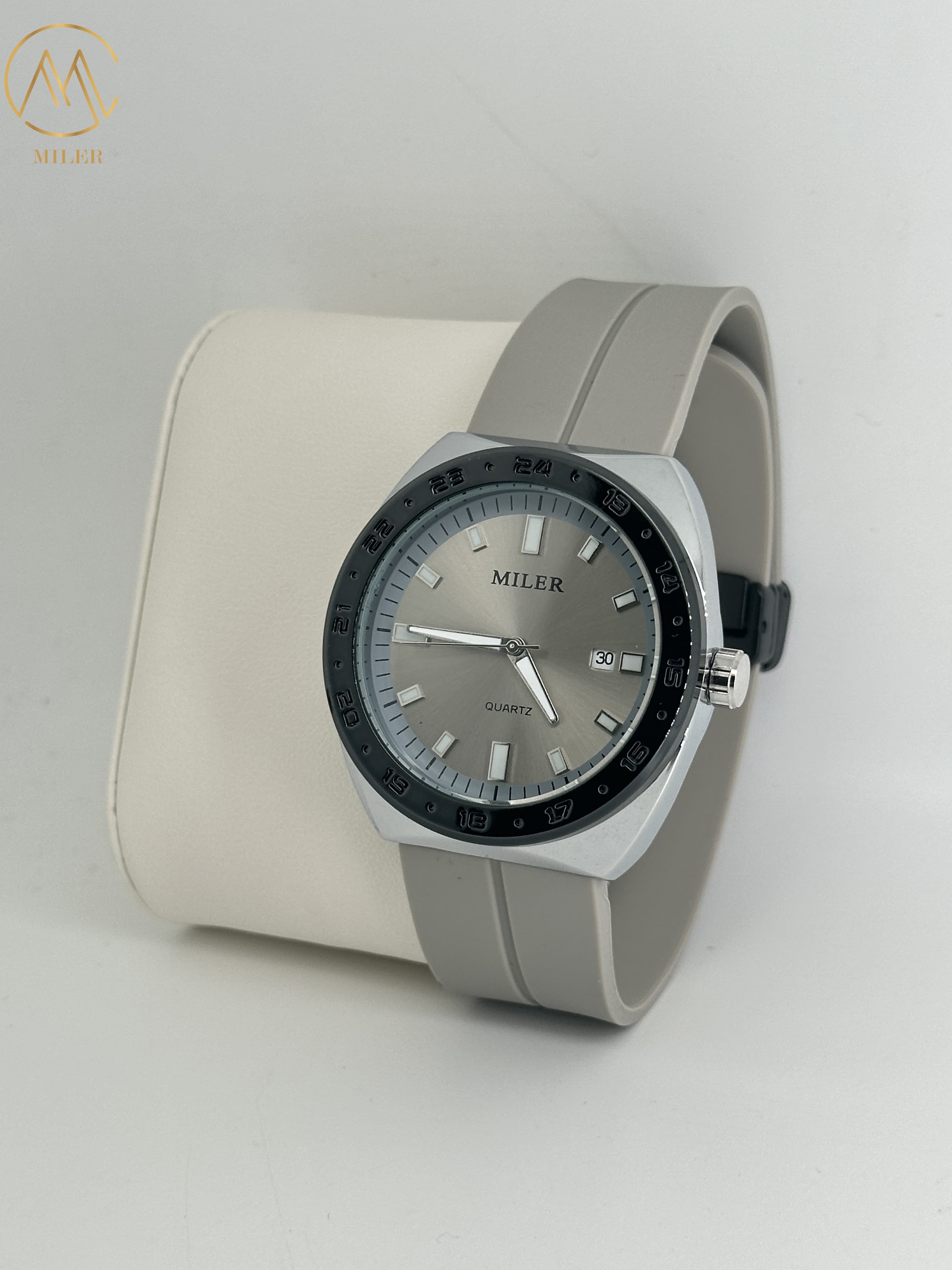 Fashion Casual Business Quartz Life Waterproof Auto Date Display Quartz Wrist watch with Silicone Stra