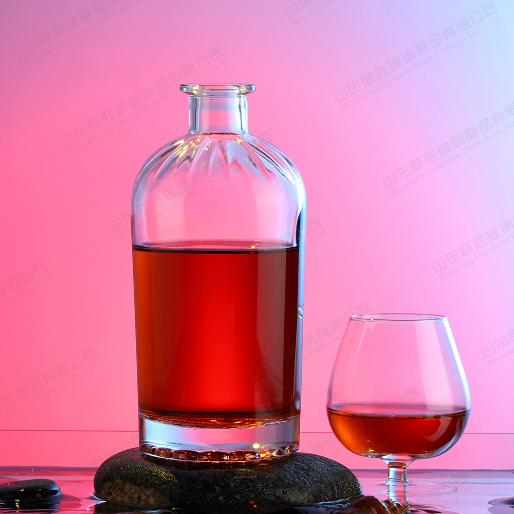 Transparent 750ML Custom Label Flint Empty Bottles Glass Spirits Large Spirit Bottle for Beverage