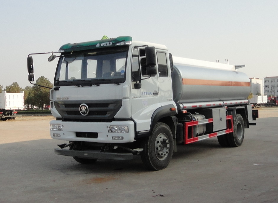 Sinotruk HOWO 10000 Liters Oil Tank Truck Trailer Cryogenic Oil / Fuel Tank Truck