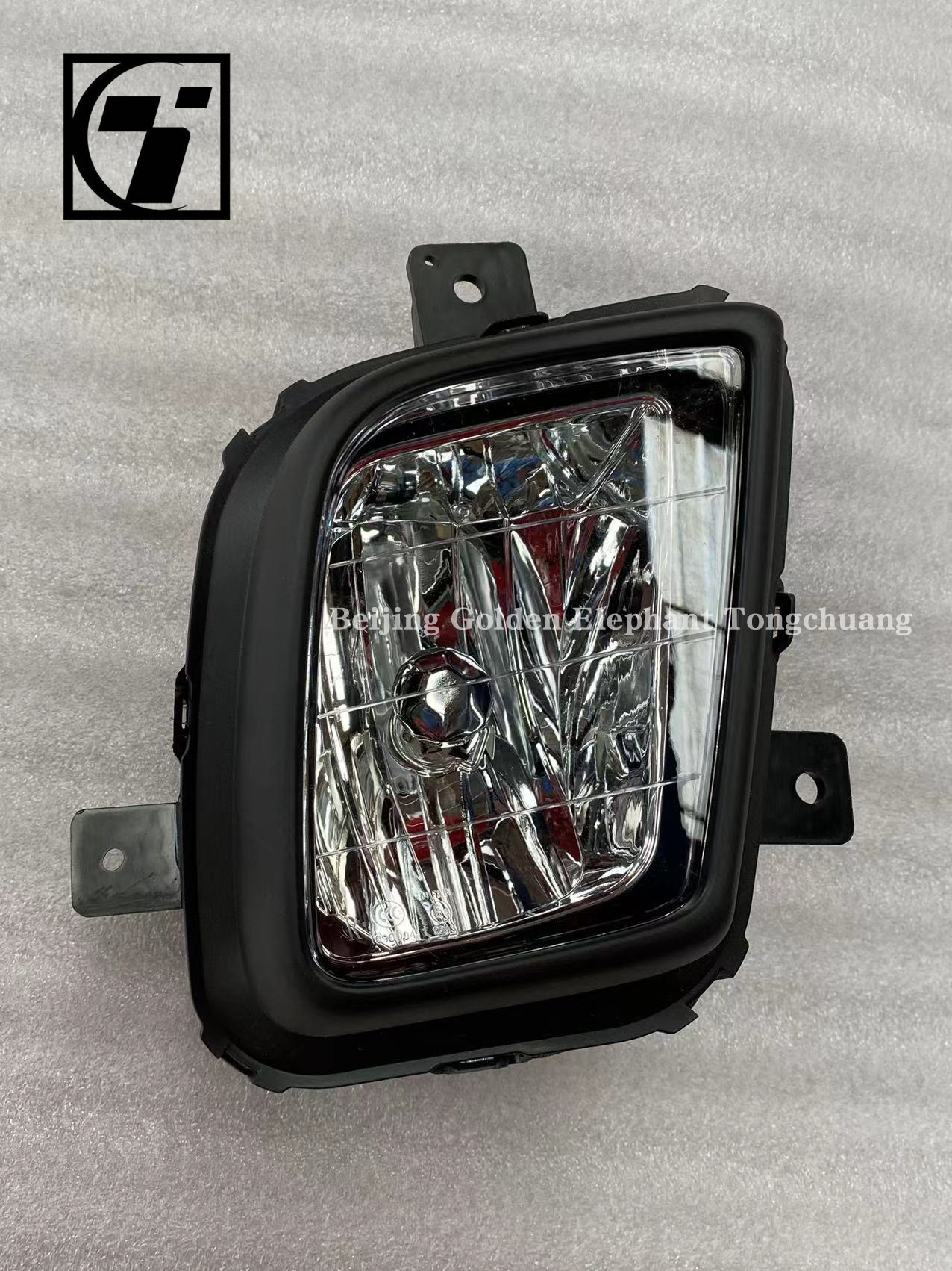 Foton Toano E/S Front Fog Light Assembly V1371020001A0 V1371020002A0 For Replace/Repair