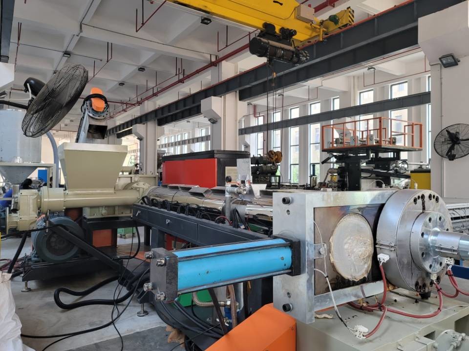 Two Stages PE / PP / HDPE / LDPE Film / Bag / Woven Bag / Non Woven / Fiber Granulating Line
