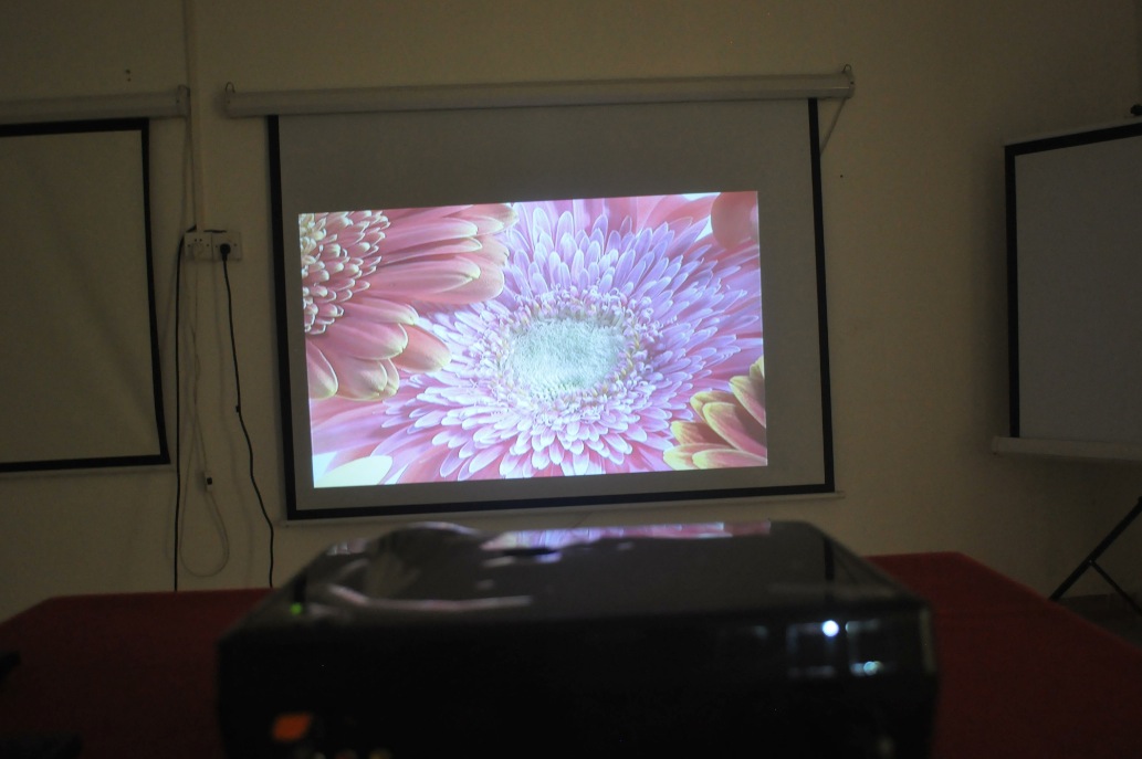 Multimedia Projector Full HD LED Android 4.0 HDMI USB SD for home theater system