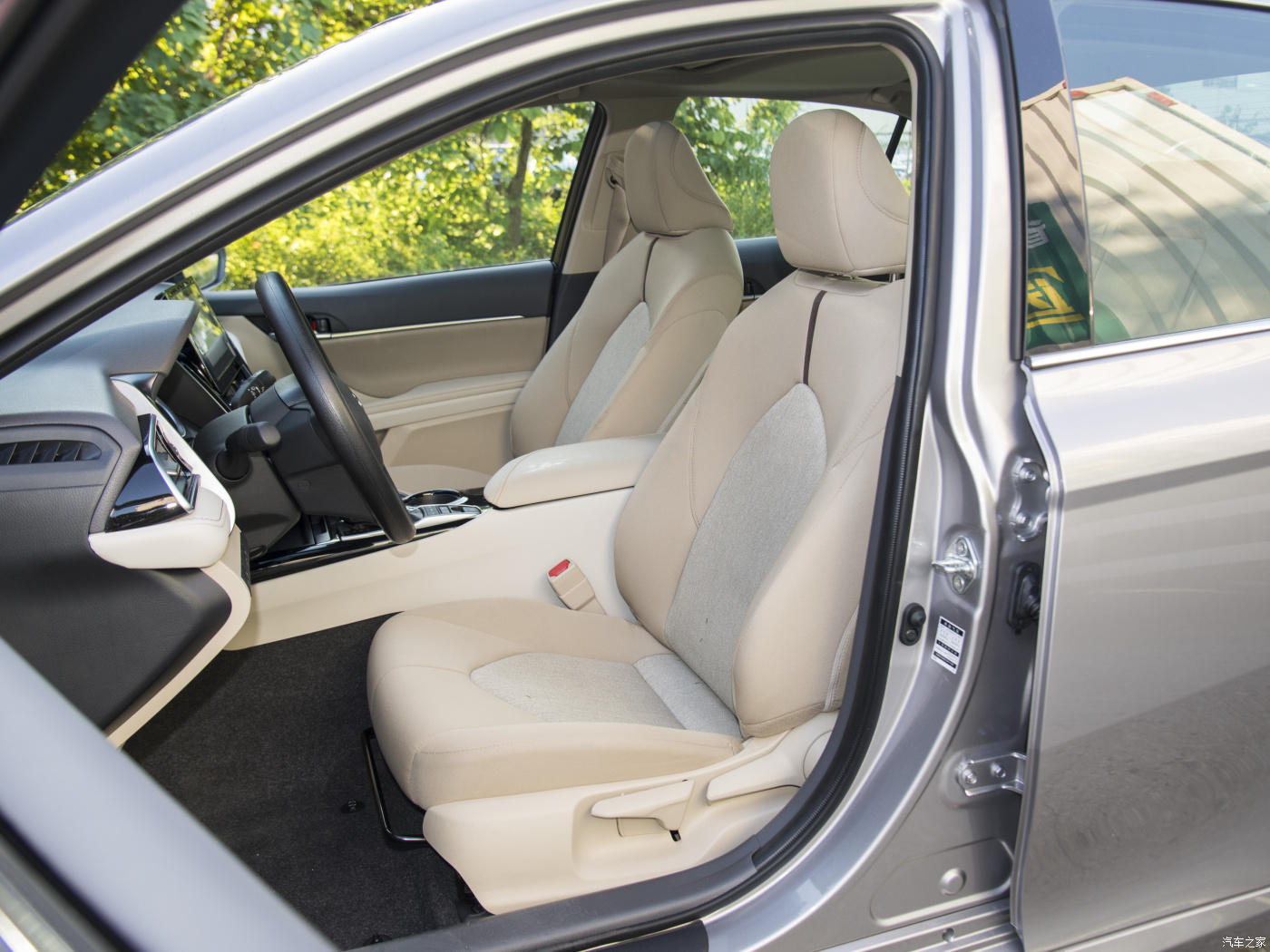 2024 Toyota Camry 2.5Q Twin Engine 2.5HQ Flagship Hybrid Gasoline Car GAC 2WD with Manual Adjustment Rearview Mirror