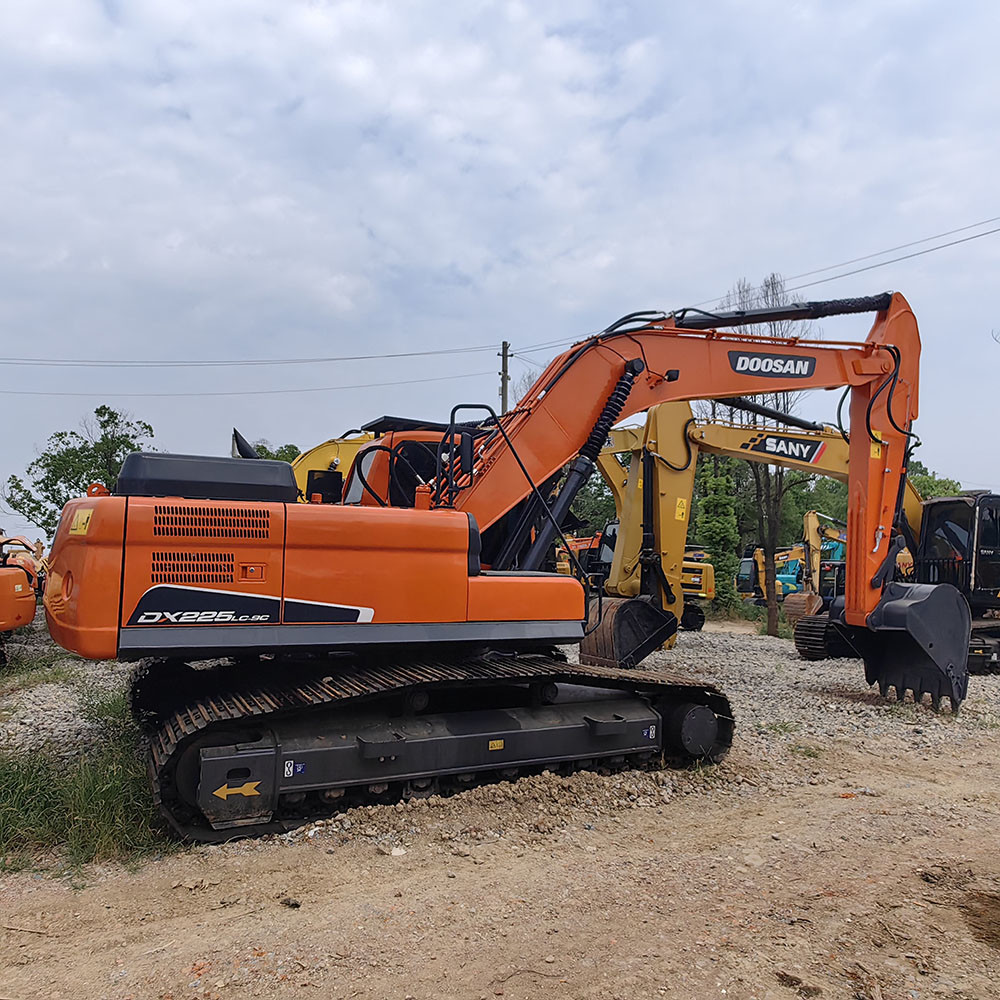 Original 202KW Rated Power Used Doosan DX225.9c Excavator Good Condition