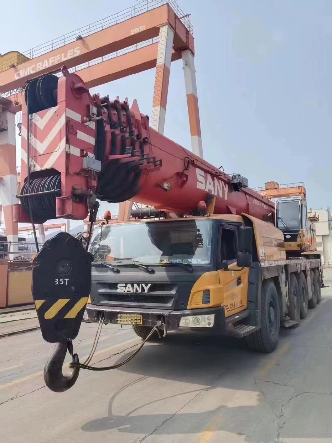 180ton Used Truck Crane Lifting Equipment Heavy Equipment Construction Machinery