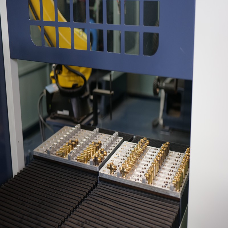 High Precision Low Noise Robot CNC Grinder For Automotive Wheel Hub Hardware Casting Automation Deburring