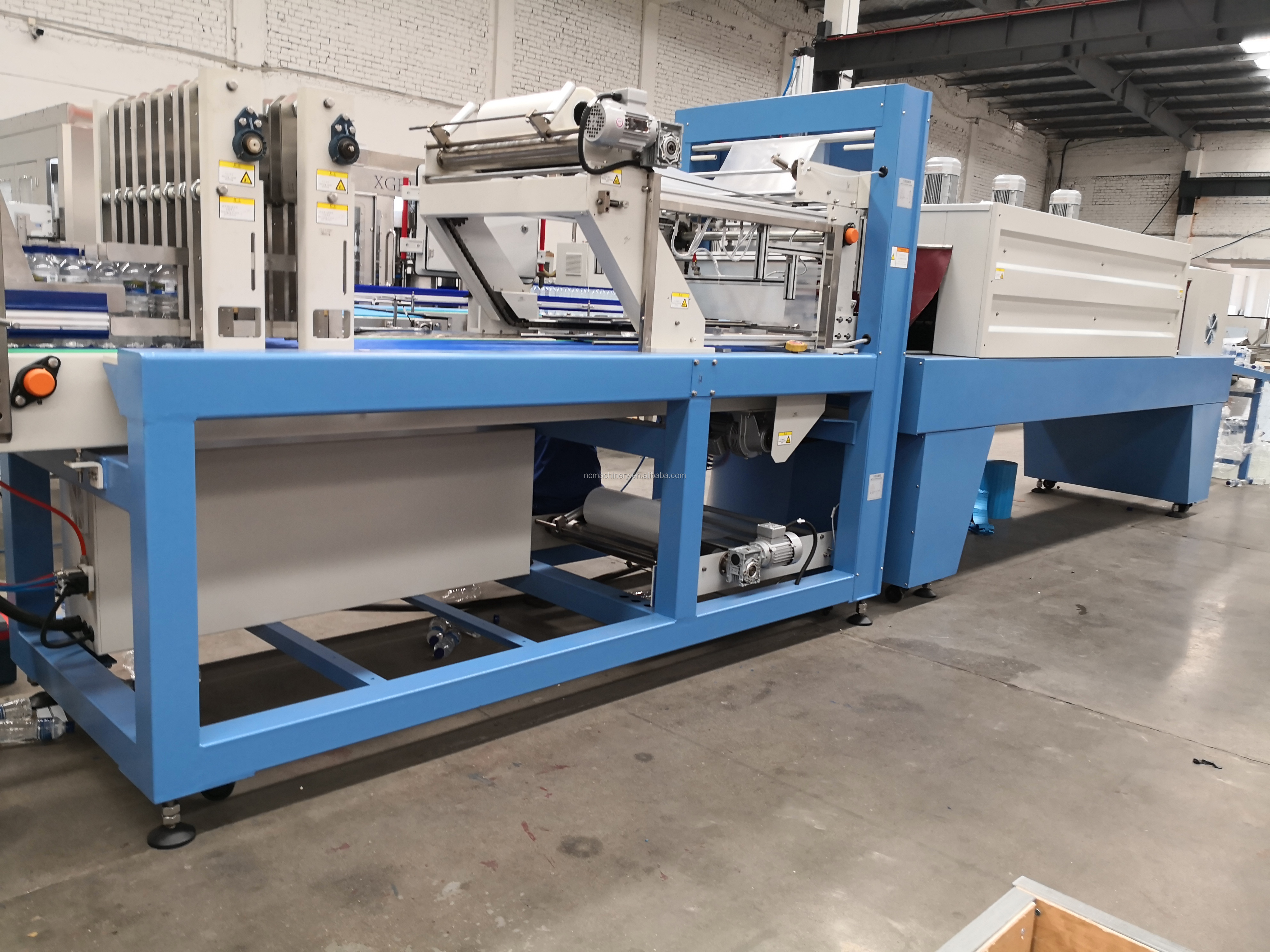 Semi Auto Heat Shrink Packing Machine Electric Driven and Semi-automatic Grade