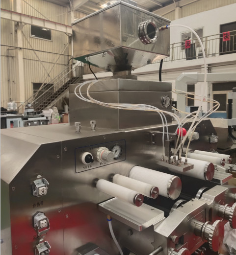 Multi Shape Filling / Sealing Softgel Encapsulation Machine With Siemens PLC Control