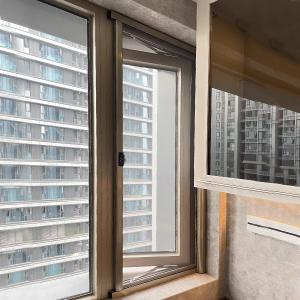 China Semi-Finished Materials Customed Retractable Screen Doors wholesale