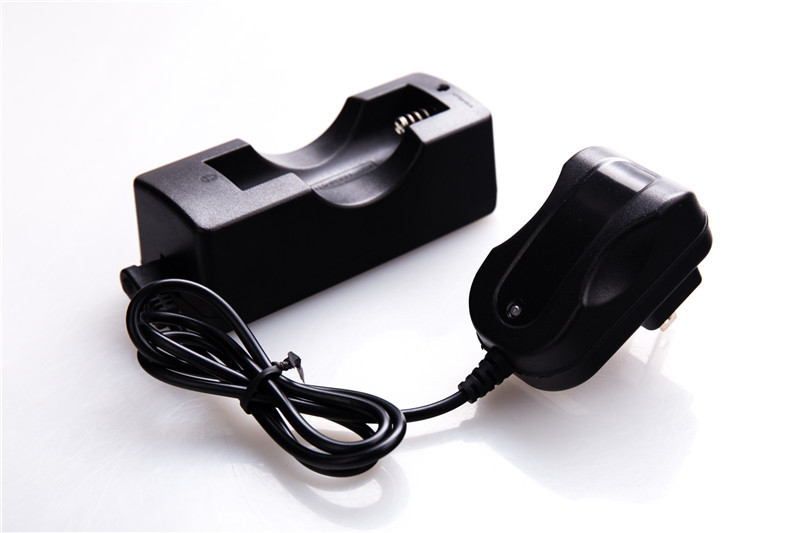High Reliability 3.7 Volt 18650 Lithium Battery ,18650 Flashlight Charger AC100-240V