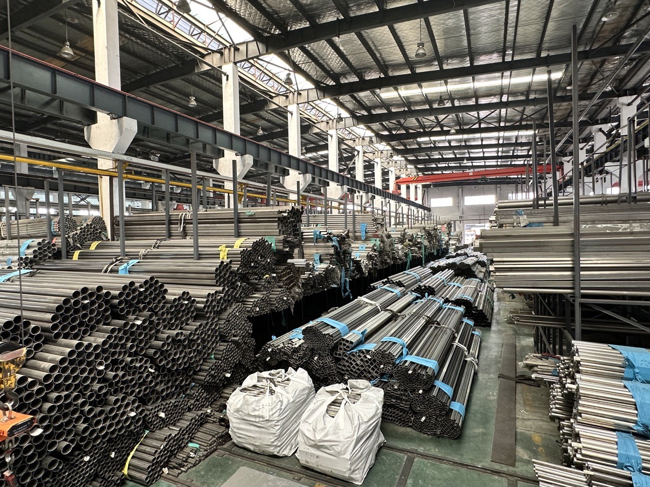 3000mm SS 316 Seamless Pipe Hot Rolled A312 Annealing Stainless Steel Square Pipe