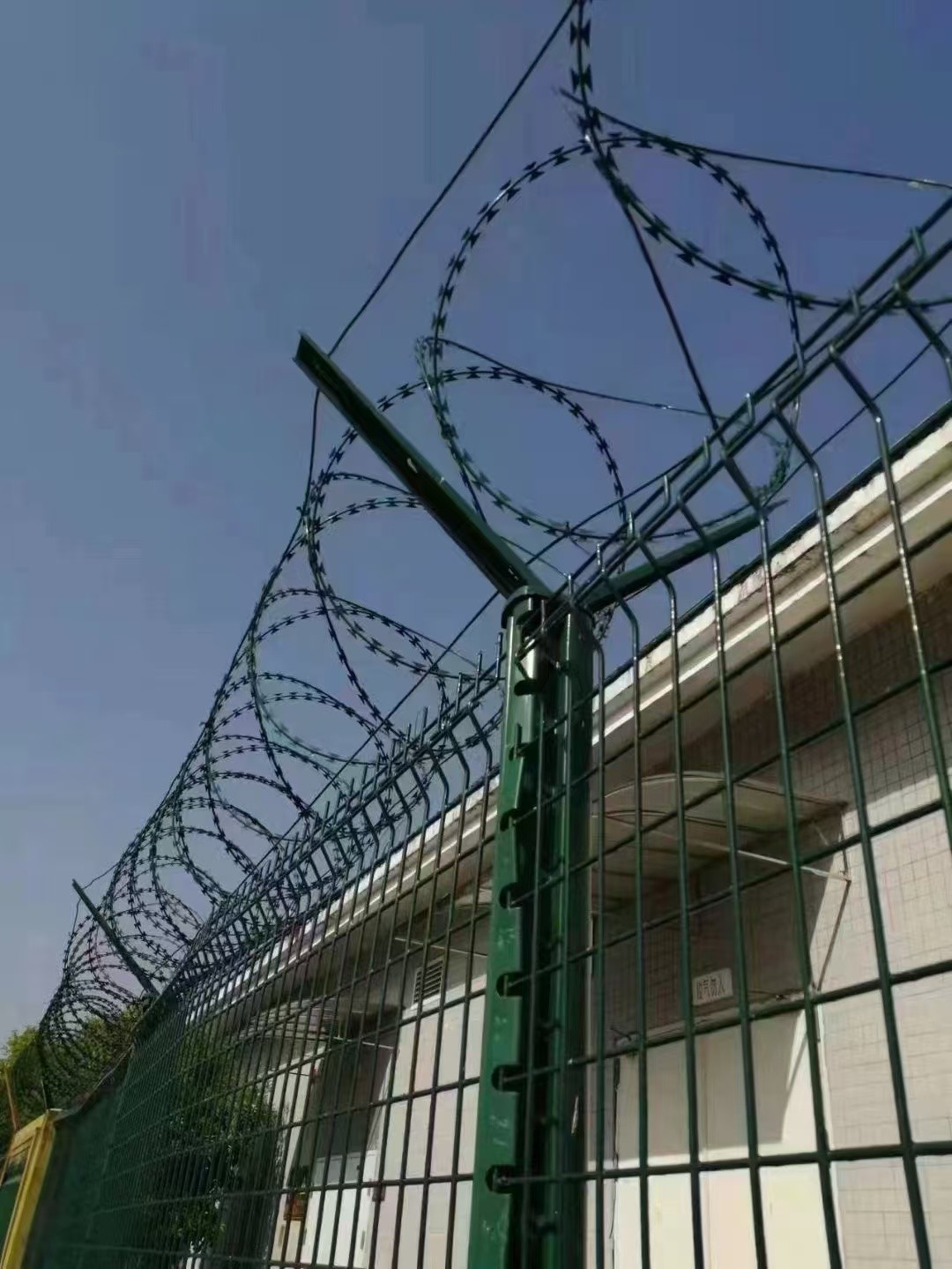 Practical Type High Quality Barbed Anti Climb Helical Razor Barbed Wire