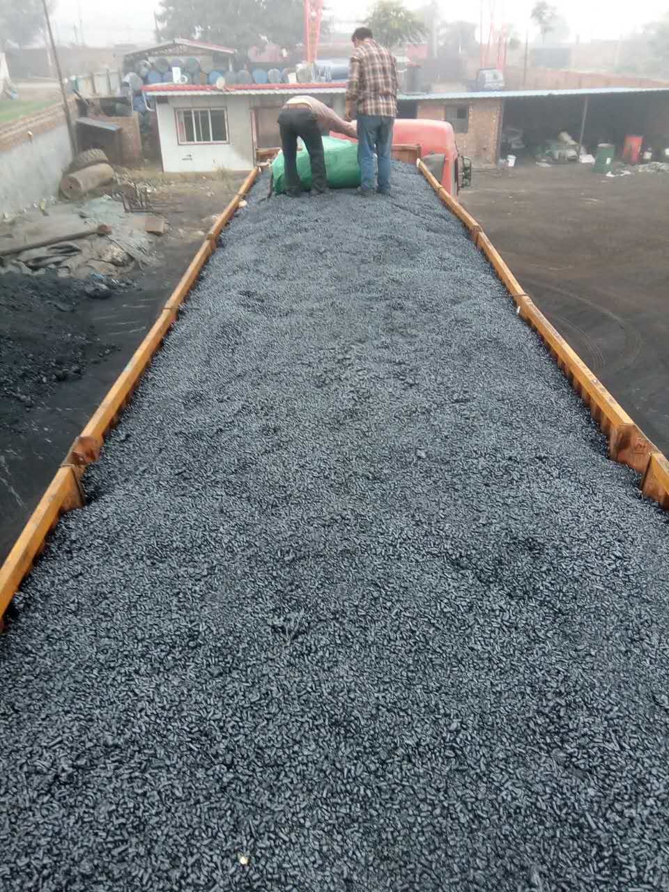 China Modified Coal Tar Pitch Used For Graphite Electrode manufacturer
