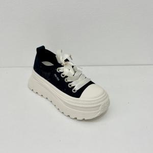 China Women fashion breathable sneakers with high top and silk lace up wholesale
