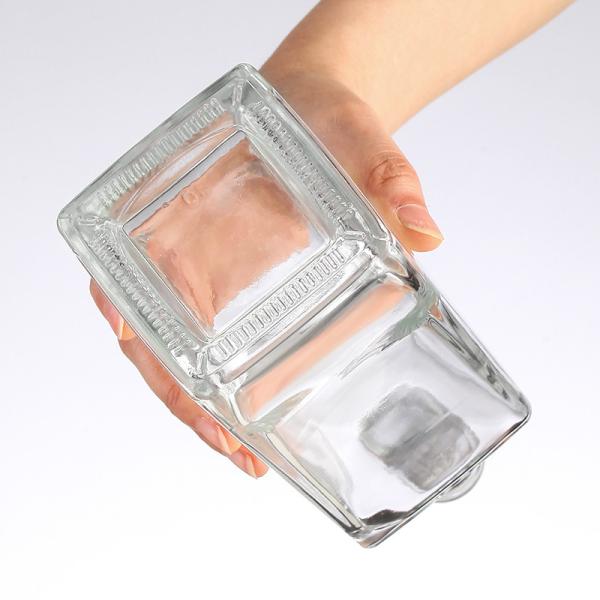 Transparent Square Glass Wine Bottles European Vodka Bottles 700mL Glass Collar