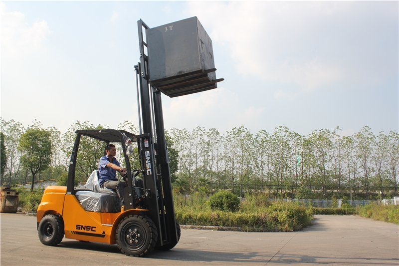 3000kg Counter Balance Diesel Forklift Truck for Sale