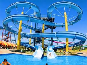 China Hold Up 300kg Fiberglass Water Slides Outdoor Commercial Playground Games Ride wholesale