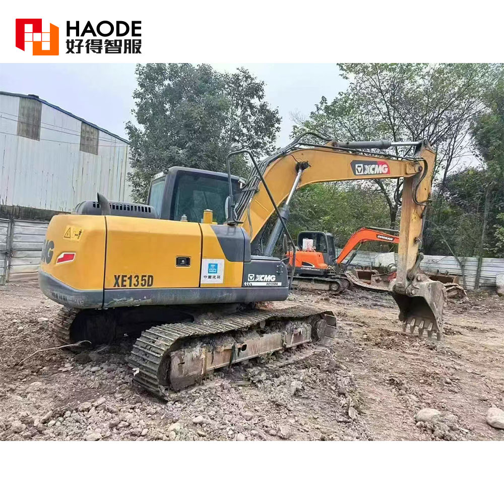 XCMG 10 ton 12 ton 13 ton excavator machine official XE135B hydraulic excavator for sale