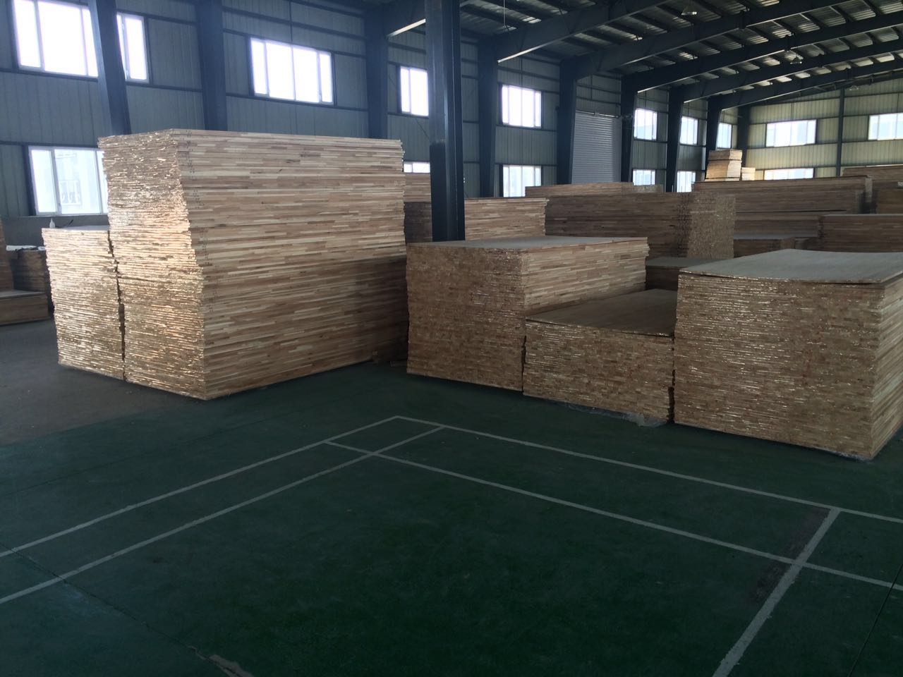 Eco Friendly Glue Used Grade Carbonized Yellow Rubber Finger Joint Hardwood Board