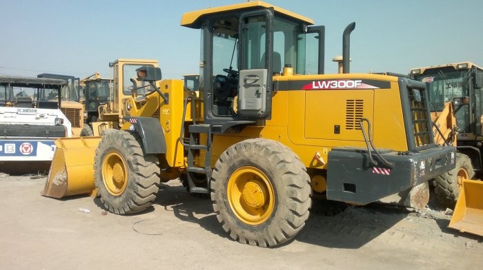 4.5m Dumping Height Telescopic Compact Wheel Loader With Single Rocker Arm