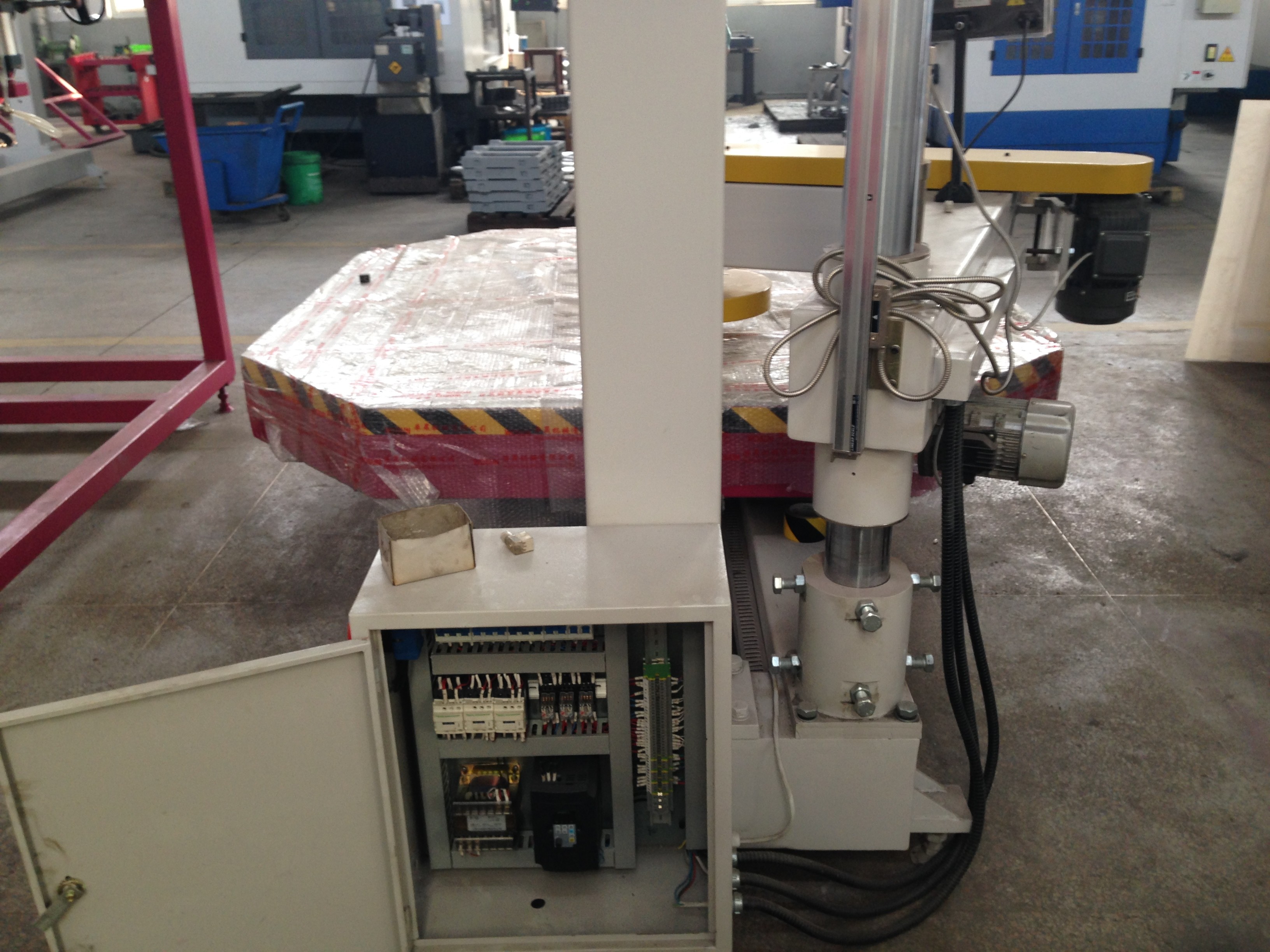 L'acrylique baignoire machine de fraisage / Baignoire Edge Cutting/machine de fraisage