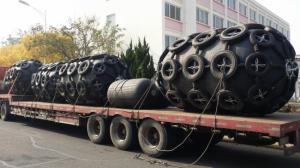 China Quay Pneumatic Rubber Fender Boat Dock Protection Marine Fenders wholesale