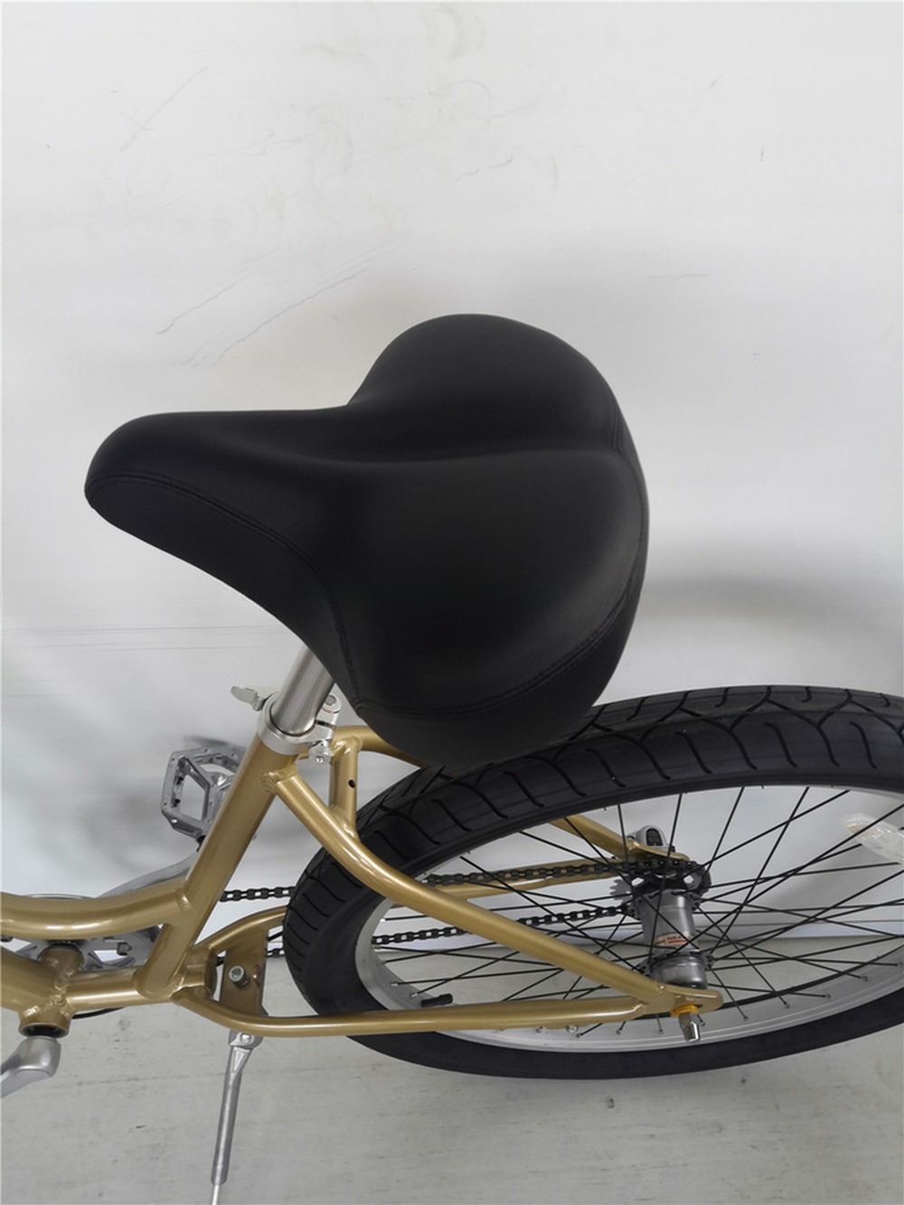 26x3 inch Unisex Step Through Aluminum Frame 3 Speed Beach Cruiser Bike for Rent in USA