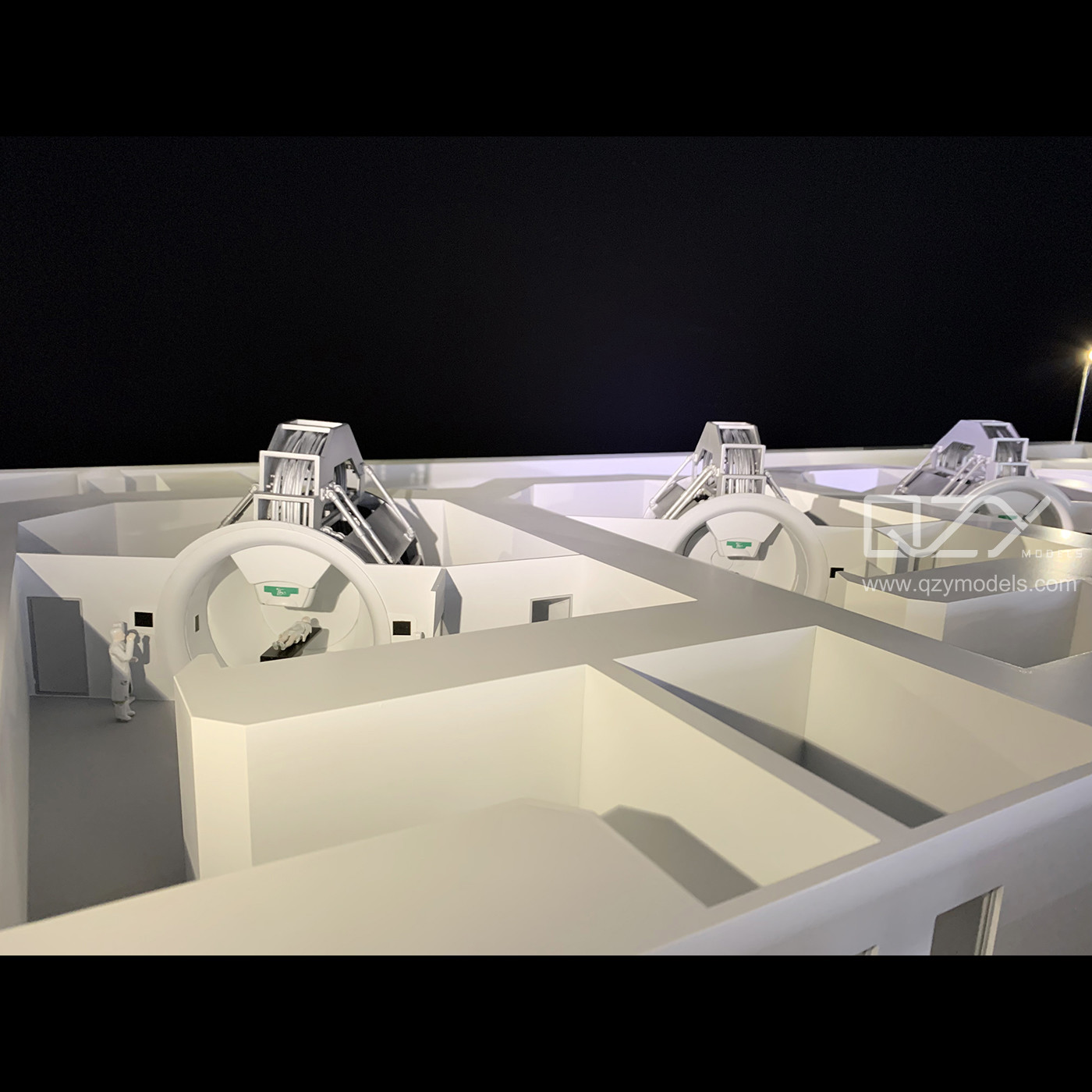 Scale Industrial Display Model CGN Proton Therapy System Models 1/40 With Dynamic And Lighting