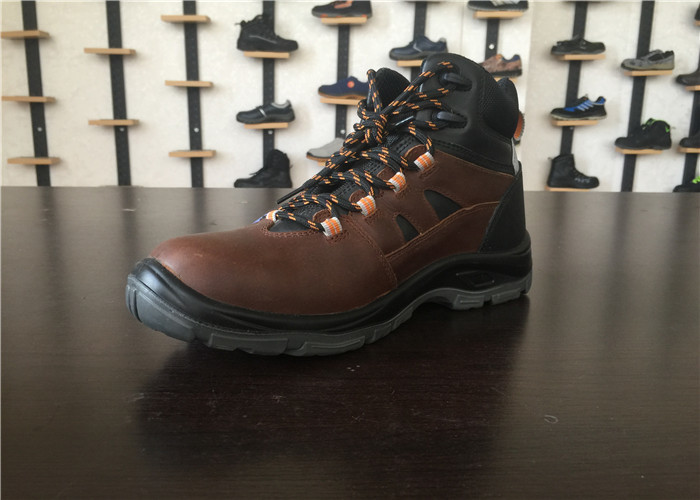 Breathable Waterproof Safety Boots / Hard Toe Work Boots For Gardening