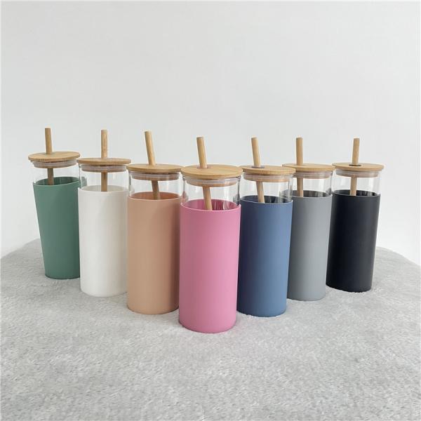 Customization 16 Oz Glass Beverage Bottles Glass Coffee Cups With Bamboo Lids Bamboo Straw Silicone Sleeve Leak Proof Splash Proof Design