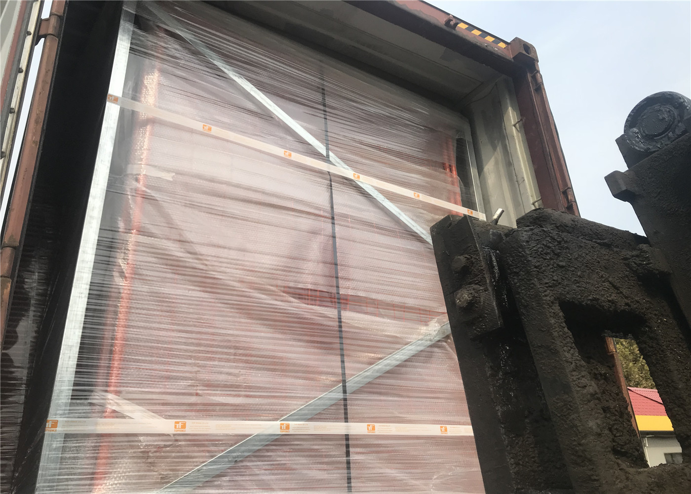 Construction Temp Fence Panels 2100mm*2400mm OD 41.2mm Wall thick 1.6mm Mesh 60mm*150mm Diameter 4.00mm
