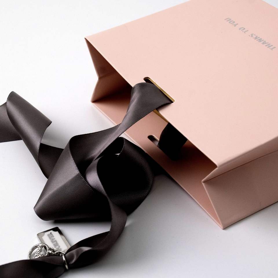 Luxury Black Paper Bag With Ribbon Handles for Custom Printed Logo Jewelry Packaging