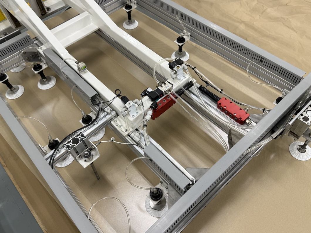 X-Solar Automatic and Accurate Glass Loading Machine