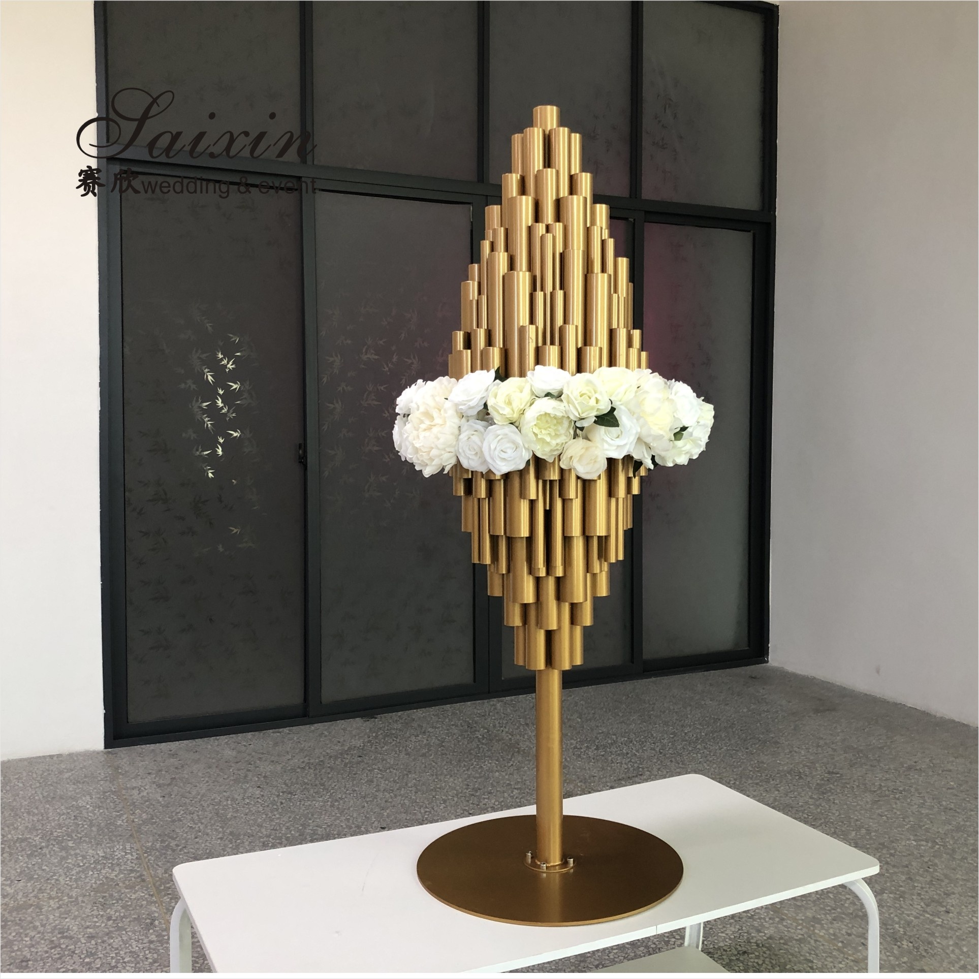 Gold Silver Wedding Centerpieces Flower Stand For Sale White Metal Tube