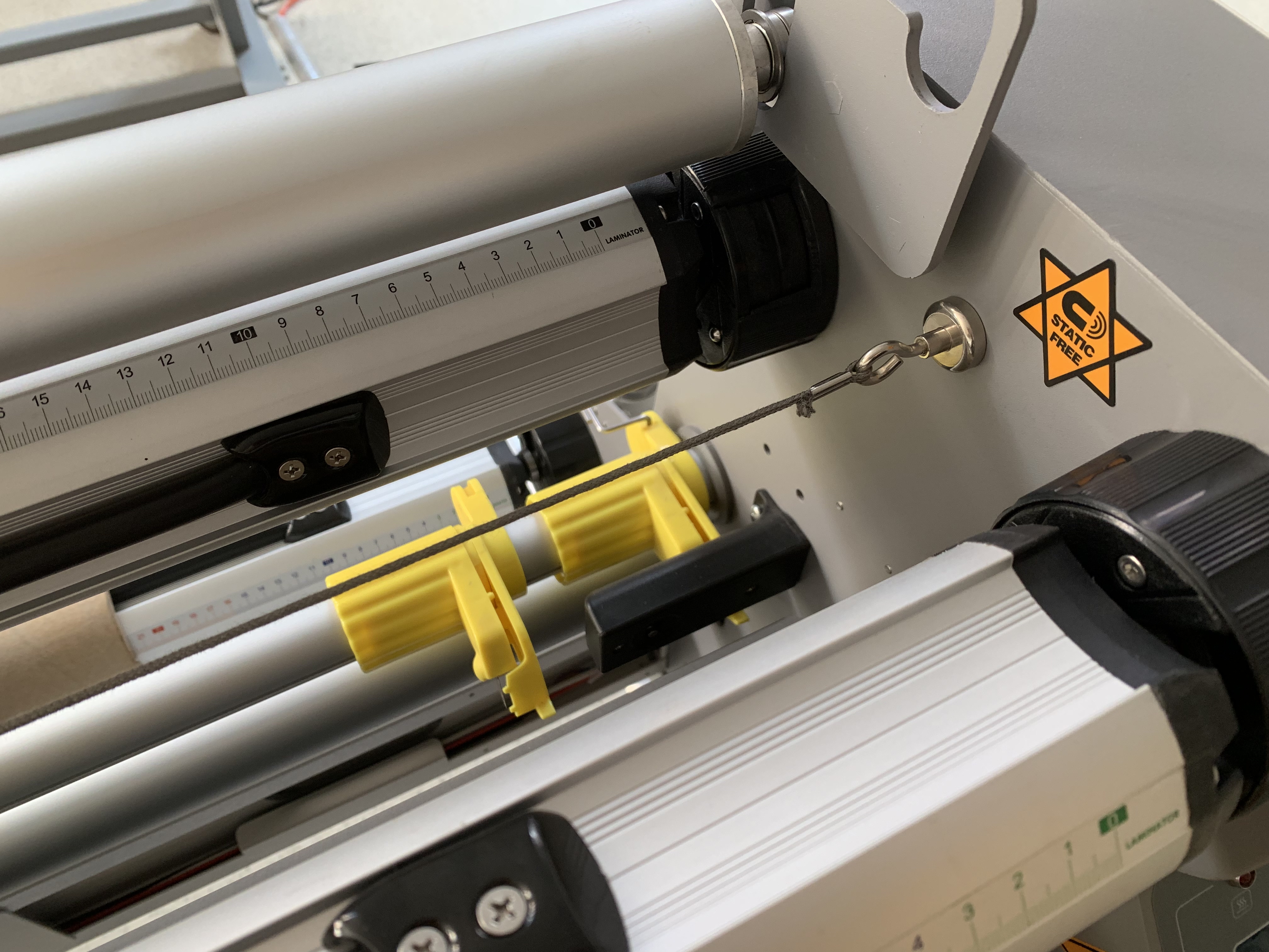 Machinery Hardware VICUT Roll-to-roll Laminator with Vertical Slitting System BOPP PVC CPP Roll Film Laminator