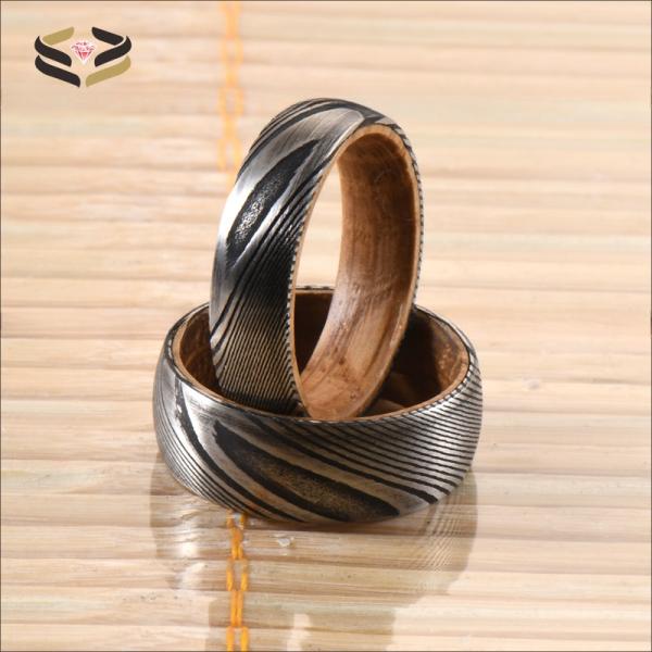 Etched Damascus Steel Wedding Rings 6mm 8mm With Whiskey Barrel Wood Sleeve Inlay