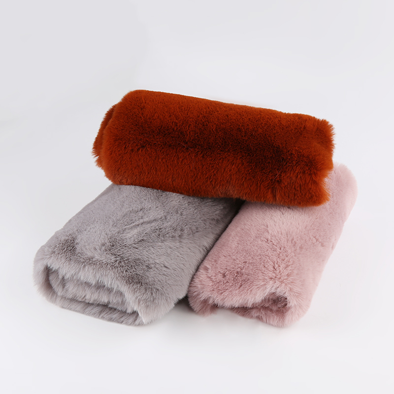 500meters Min Order Plush Fur Fabric 100% Polyester 10-20mm Density D Knitted Fabric