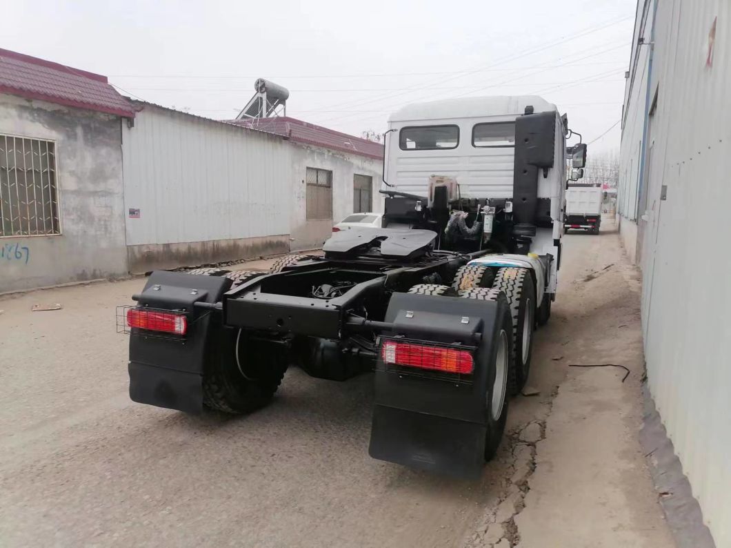 Hand 6X4 Sinotruck HOWO Manual Trucks Head Used Tractor Truck Price for Sale