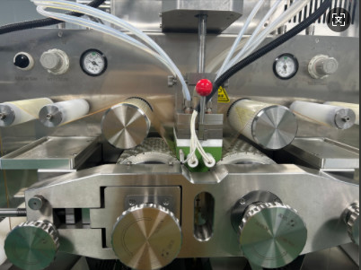 Round Capsule Size Softgel Capsule Encapsulation Machine JL150III For Pharmaceutical Manufacturing