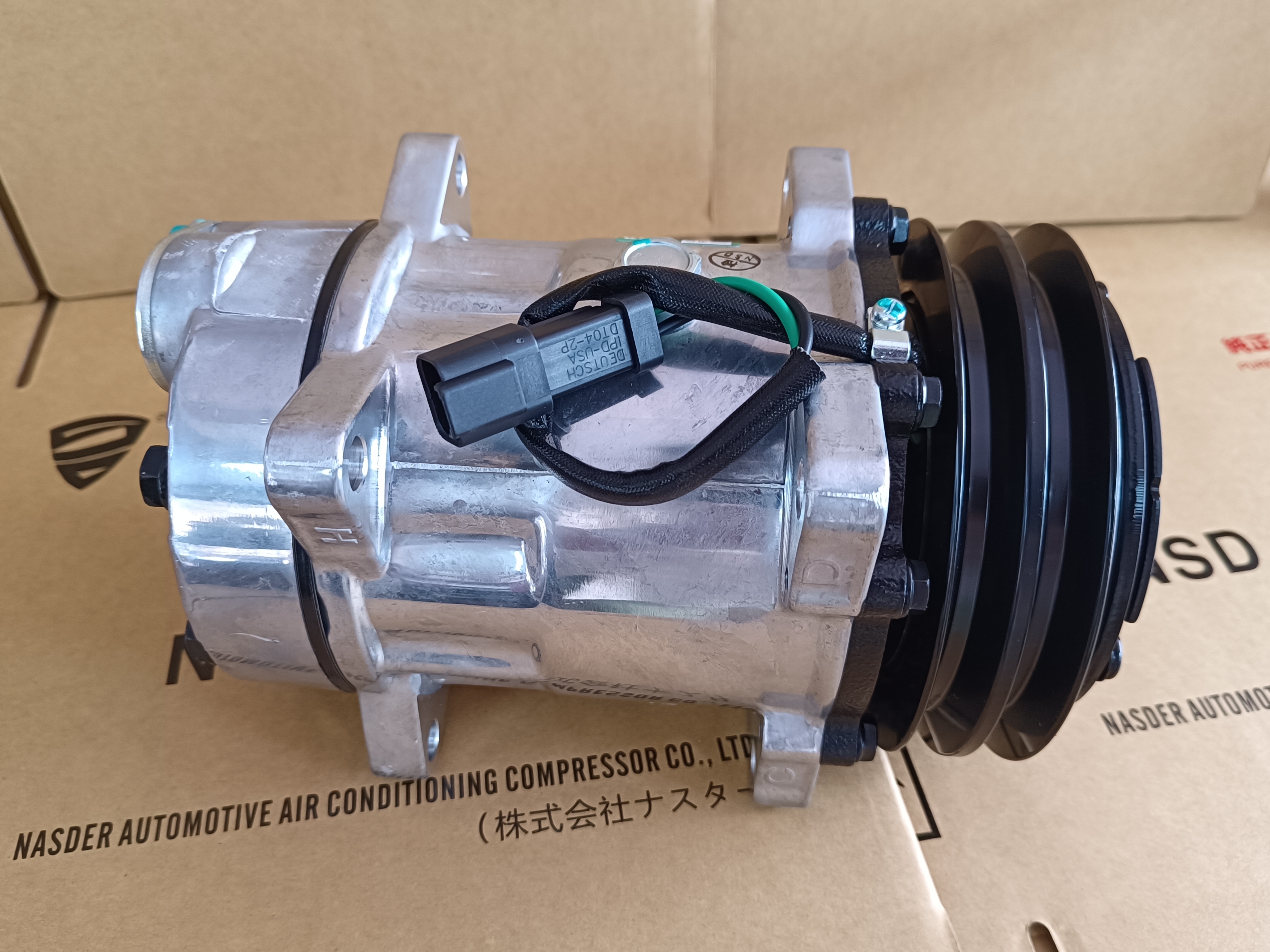 Auto AC Conditioning Compressor For 11412631 15082727 Volvo Excavator