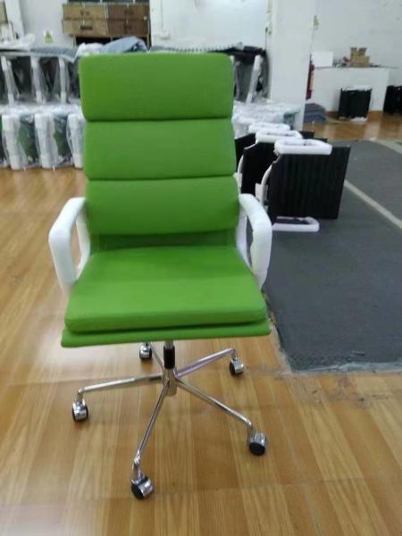 Mid Century High End Executive Chairs , Green Swivel Desk Chair Tilt / Lock