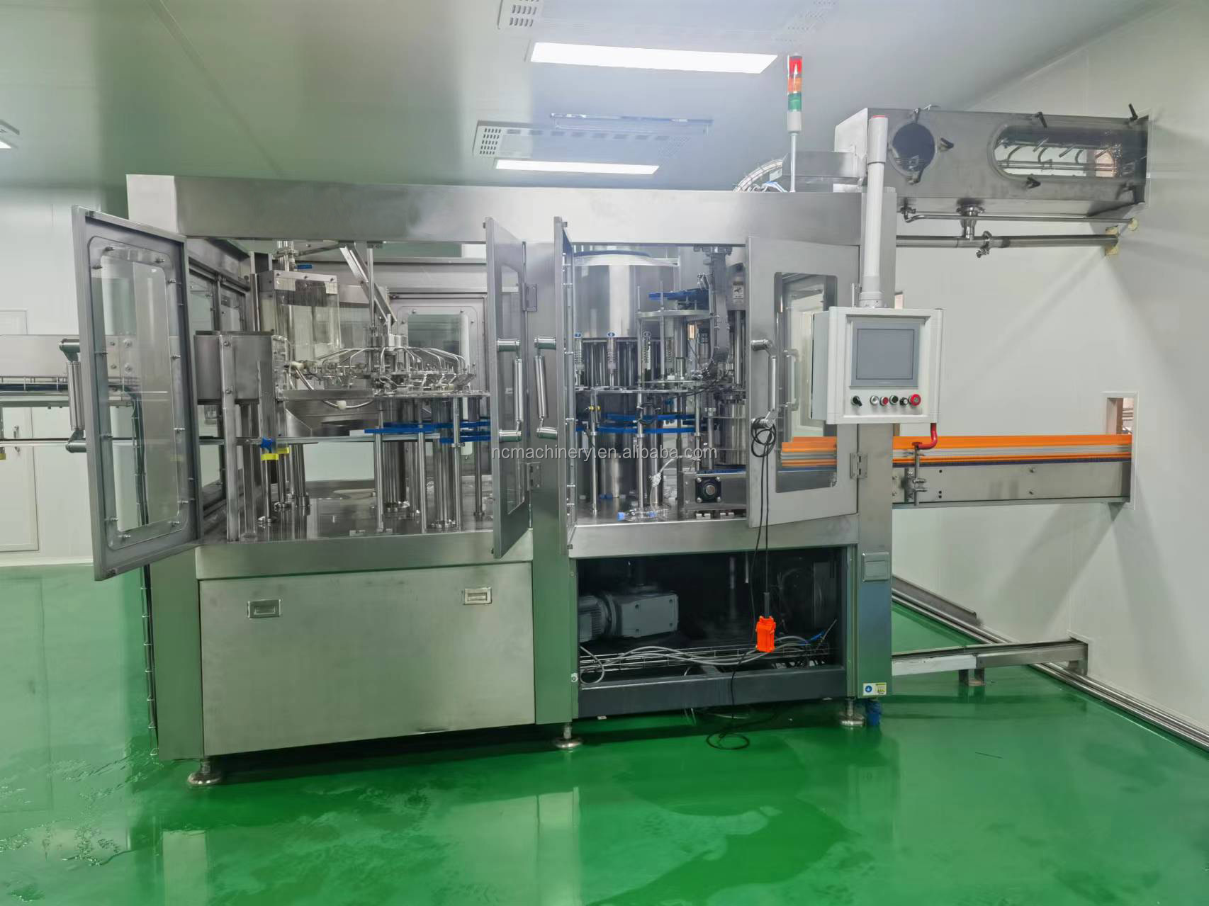 Pure Water Usage Electric Driven 18 Heads Automatic Rotary PET Bottle Filling Machine